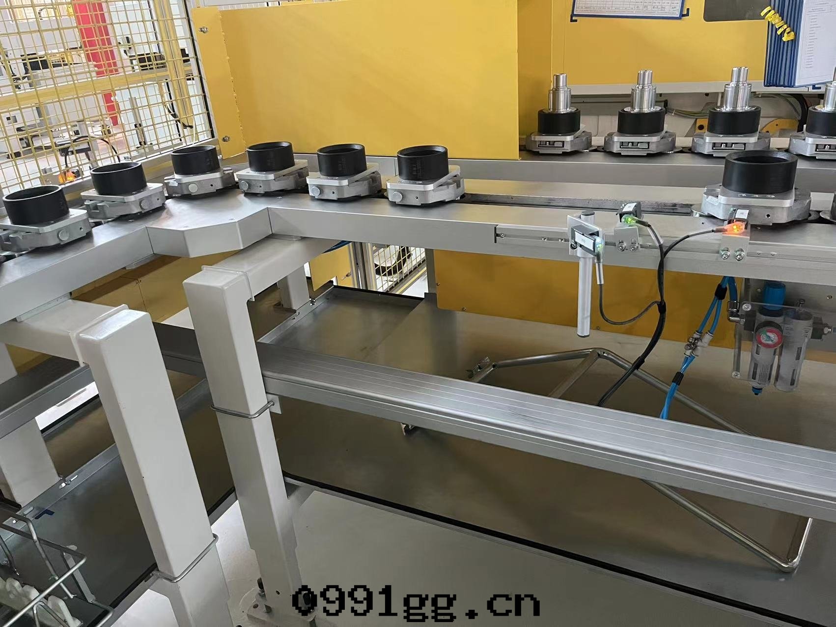 托盤輸送線(xiàn)龍骨(gǔ)鍊(liàn)（汽車行業）